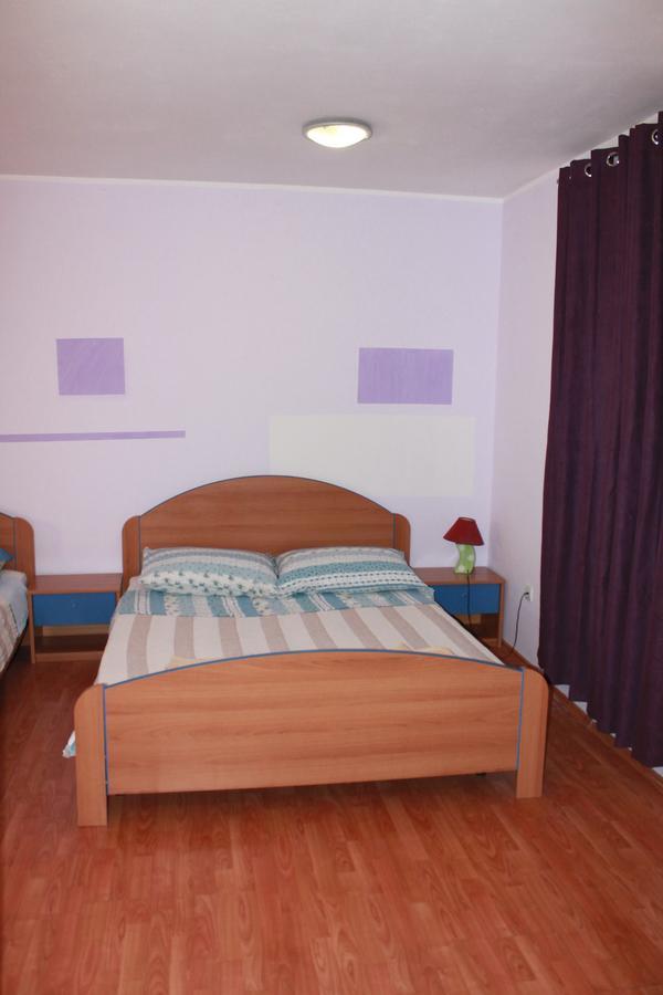 Apartments Ana Pula Exterior photo